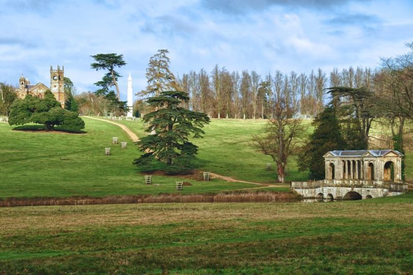 Palladian Bridge, Gothic Temple & Lord Cobham's Pillar